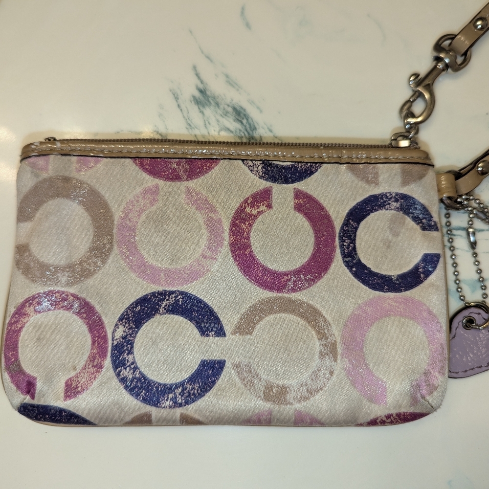 Coach Gesso Op Art Metallic Wristlet - Picture 13 of 16